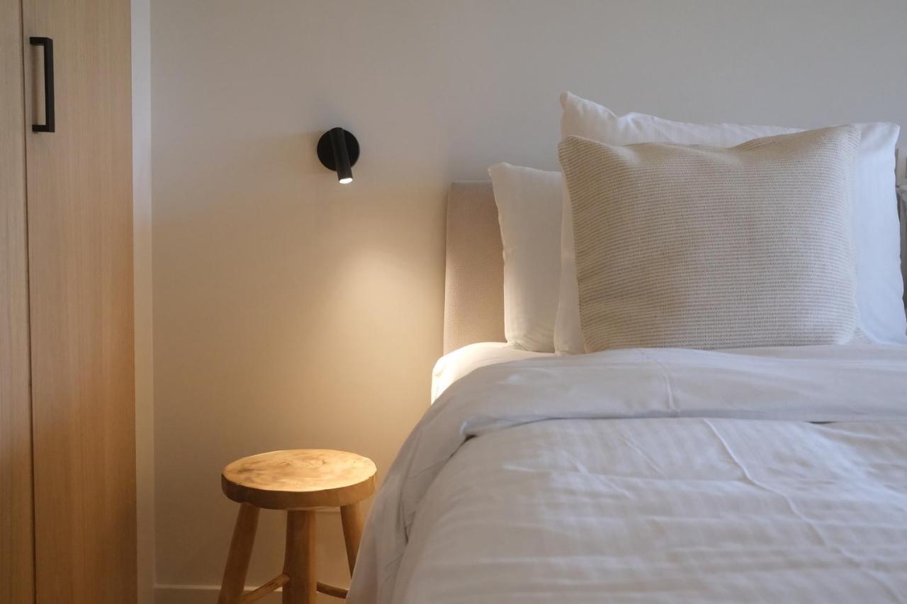 רטרנכמנט La Cigogne Boutique Suites מראה חיצוני תמונה