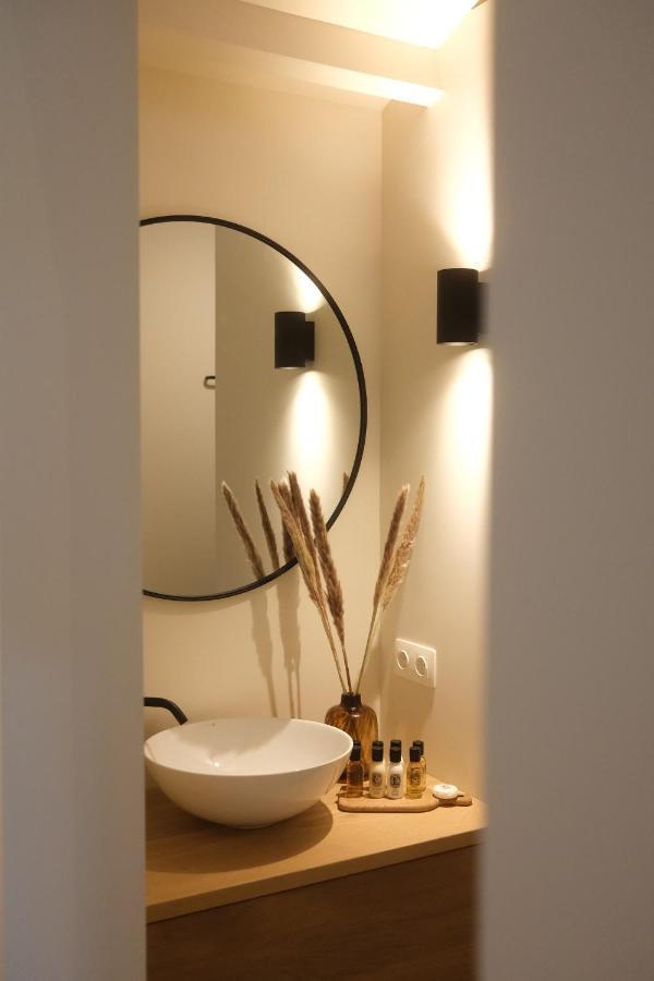רטרנכמנט La Cigogne Boutique Suites מראה חיצוני תמונה