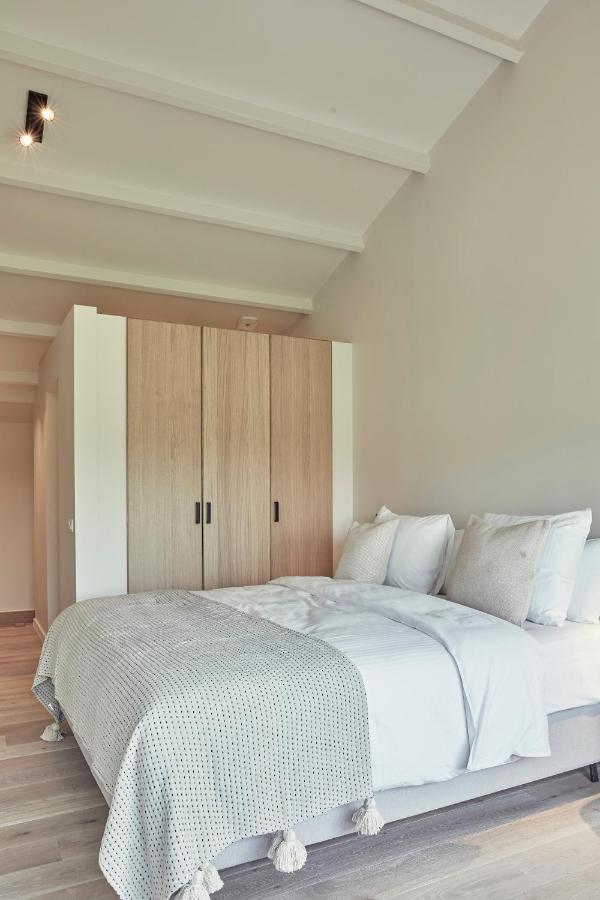 רטרנכמנט La Cigogne Boutique Suites מראה חיצוני תמונה